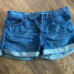 Gap 1969 sexy boyfriend shorts size 29